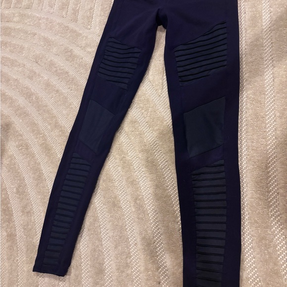 Alo Yoga Moto Leggings - Picture 1 of 2